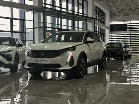 Peugeot 5008 в наличии